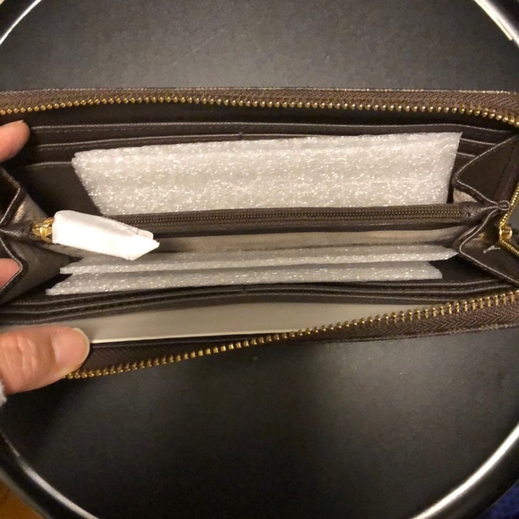 Michael Kors Jet Sept Continental Wallet - Picture 5 of 6